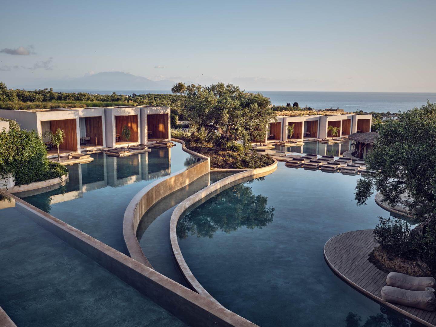 Superior Water Suite Swim Up (Pool View)