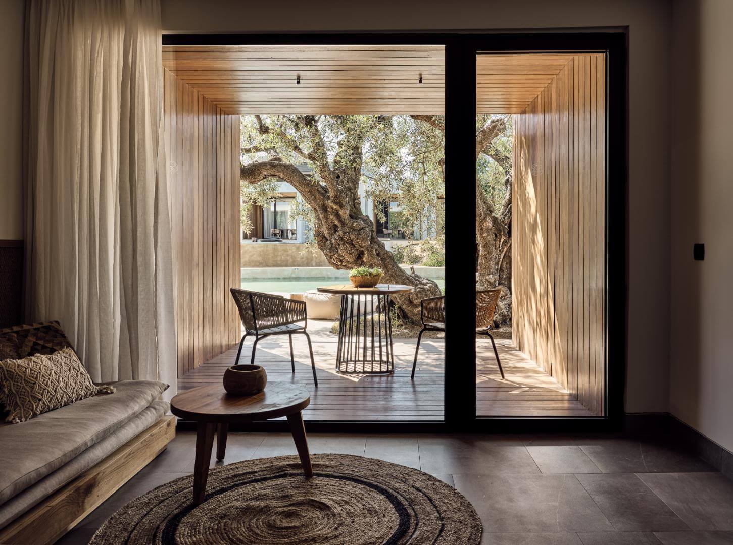 Superior Suite Swim Up (Inland View)