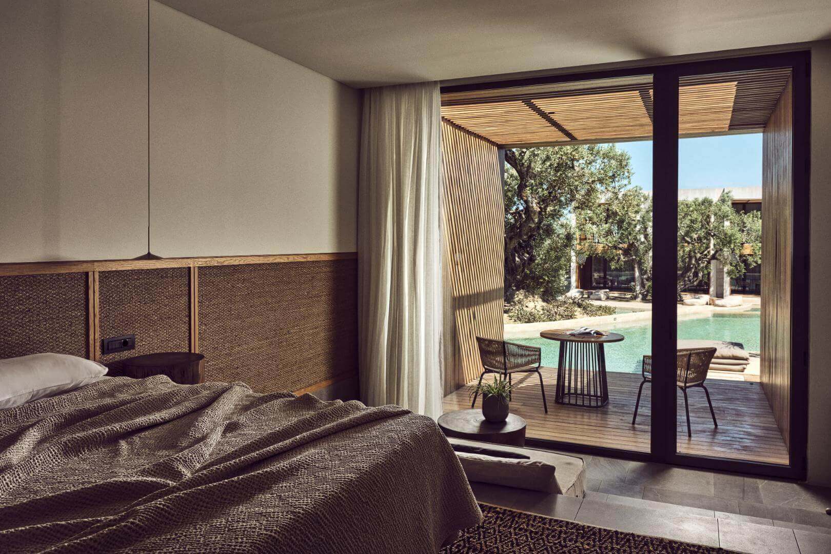 Superior Suite Swim Up (Pool View)